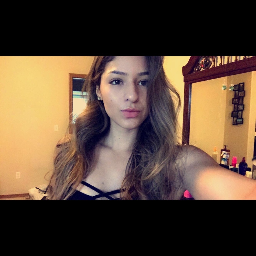 Meet your Posher, Melissa